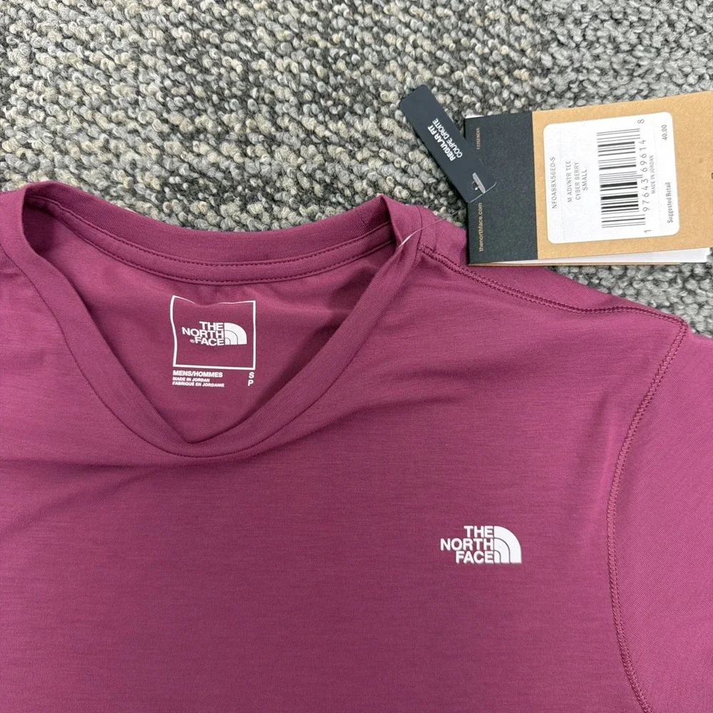 The‎ North Face Men's Small Cyber Berry Adventure Tee Short Sleeve Shirt